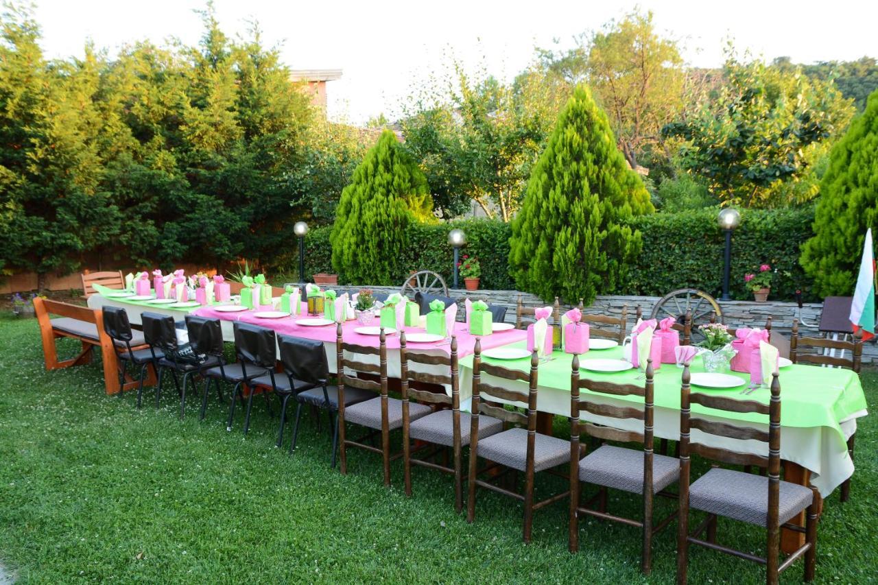 Guest House Raiski Kаt Mezek Kültér fotó