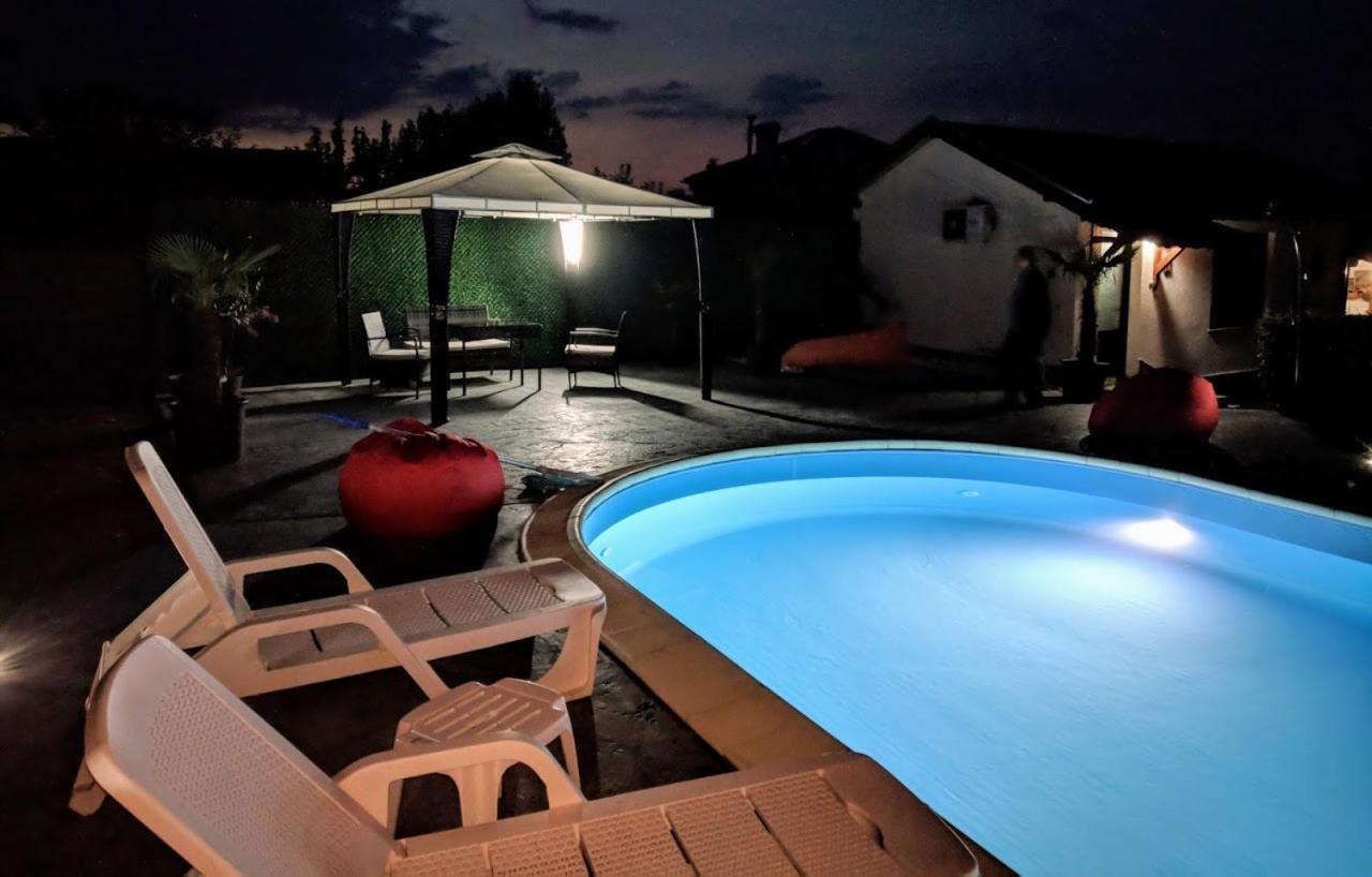 Guest House Raiski Kаt Mezek Kültér fotó